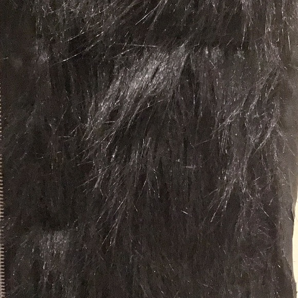 🧓🏼MT Amish faux leather and faux fur zippered vest - Picture 3 of 7